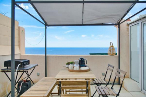 Coquet appartement en bord de mer et corniche